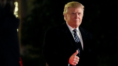 Trump ataca a política comercial e militar da China
