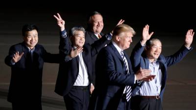 Trump dá boas-vindas aos três norte-americanos libertados por Pypngyang
