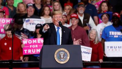 Trump denuncia “ódio” nos EUA após tiroteio em sinagoga