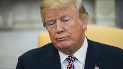 Trump deseja “o melhor” para ex-assessor que se demitiu por violência doméstica