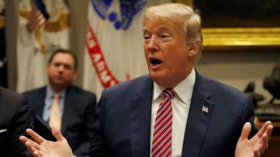 Trump diz que ideia de armar professores terá forte efeito dissuasor