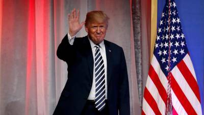 Trump diz que já tem dinheiro para começar muro com México