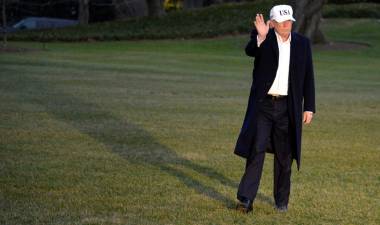 Trump diz que não pondera demitir procurador que investiga ligação à Rússia