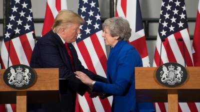 Trump elogia Theresa May mas diz que teria negociado ‘Brexit’ de maneira diferente
