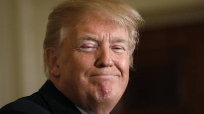 Trump esclarece que intenção de dar armas aos professores “depende dos estados”