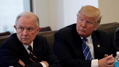 Trump escolhe figuras da linha dura para chefiar Justiça e CIA