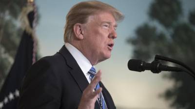 Trump favorável a reforço do controlo para compra de armas