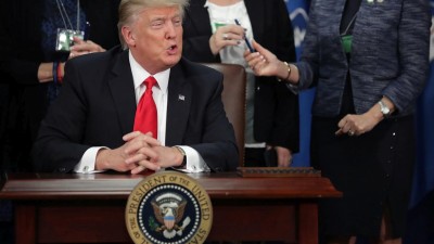 Trump ordena publicação semanal de lista de crimes cometidos por imigrantes