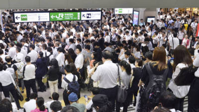 Tufão no Japão obriga a cancelar voos e ligações ferroviárias de alta velocidade
