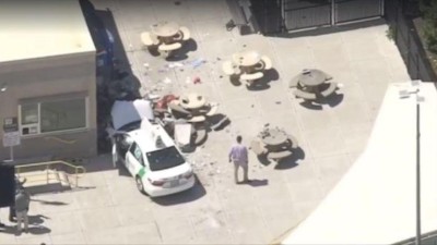Táxi atropelou transeuntes perto do aeroporto de Boston