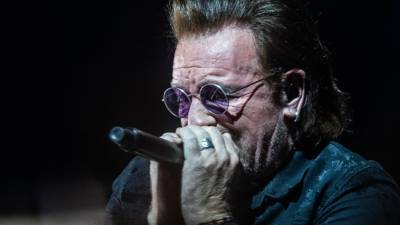 U2 forçados a interromper concerto em Berlim após Bono ter perdido subitamente a voz