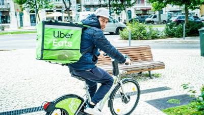 Uber acusada de exploração de trabalhadores em Itália