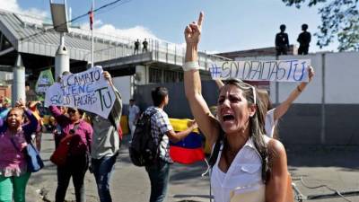 UE exige libertação imediata de jornalistas detidos em Caracas