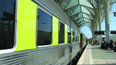 UE financia programa que oferece passe InterRail a jovens de 18 anos