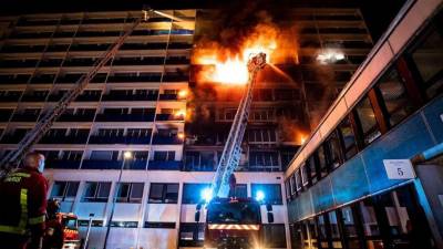 Um morto e oito feridos em anexo de hospital francês