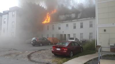 Um morto e pelo menos dez feridos em explosões de gás a norte de Boston