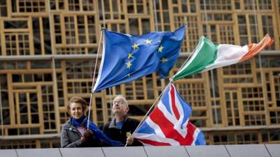 Unionistas da Irlanda do Norte mantêm oposição ao acordo