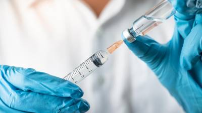 Vacina com abordagem inovadora inicia testes clínicos no Reino Unido