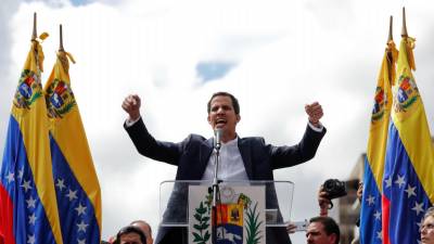 Vídeo mostra o momento que Juan Guaidó autoproclama-se presidente interino da Venezuela