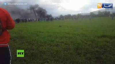 Veja o vídeo com as primeiras imagens da queda do avião militar na Argélia