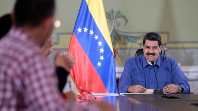 Venezuela anuncia cartão da pátria para distribuir alimentos à população