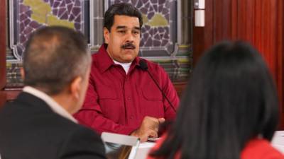 Venezuela inicia contestado registo para acesso a gasolina e peças para viaturas
