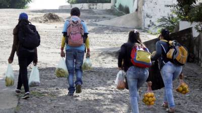 Venezuela pondera cortar vias marítimas e aéreas com três ilhas devido a contrabando