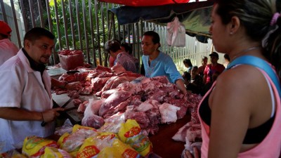 Venezuelanos aproveitaram greve-geral para se abastecerem de produtos que escasseiam
