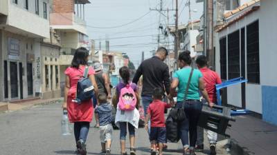 Venezuelanos na Colômbia querem solução “sem mais lágrimas e sangue”