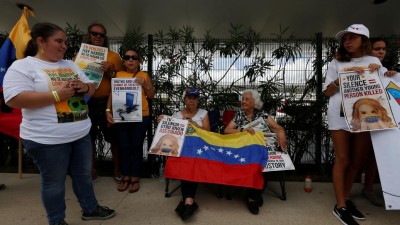 Venezuelanos residentes no México pedem à OEA para pôr fim à crise