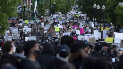 ‘Very-light’ durante os protestos em Boston assustam famílias