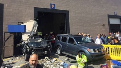 Viatura avança sobre multidão perto de Boston e faz vários mortos
