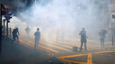 Violência alastra em Hong Kong