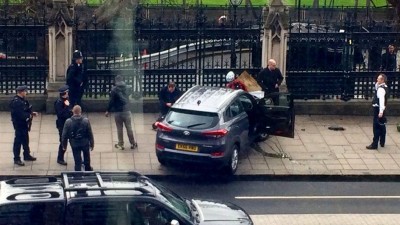 Vários feridos junto ao parlamento em Londres