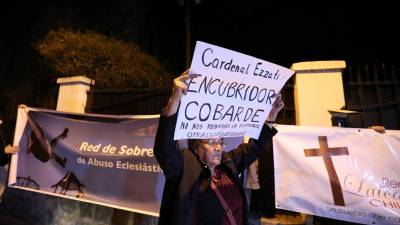 Vítimas do padre Karadima acusam igreja chilena de travar investigação de abusos