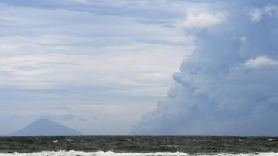 Vulcão Anak Krakatoa tem agora um quarto do seu tamanho inicial