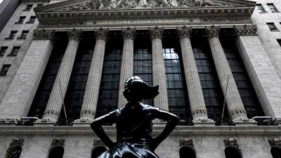 Wall Street fecha em alta com Nasdaq a estebelecer um novo recorde