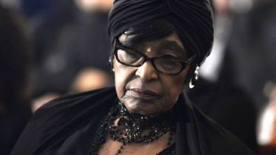 Winnie Madikizela-Mandela hospitalizada em Joanesburgo com infeção nos rins