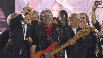 Zé Pedro homenageado com concerto emotivo e figuras de Estado em palco
