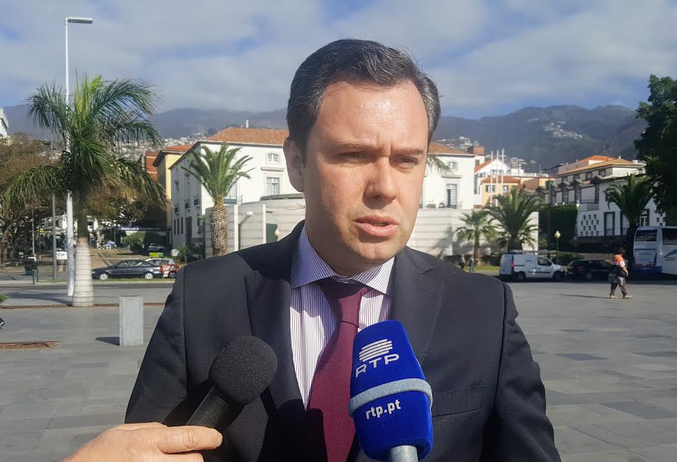CDS exige um debate mensal sobre os “transportes e o modelo portuário”