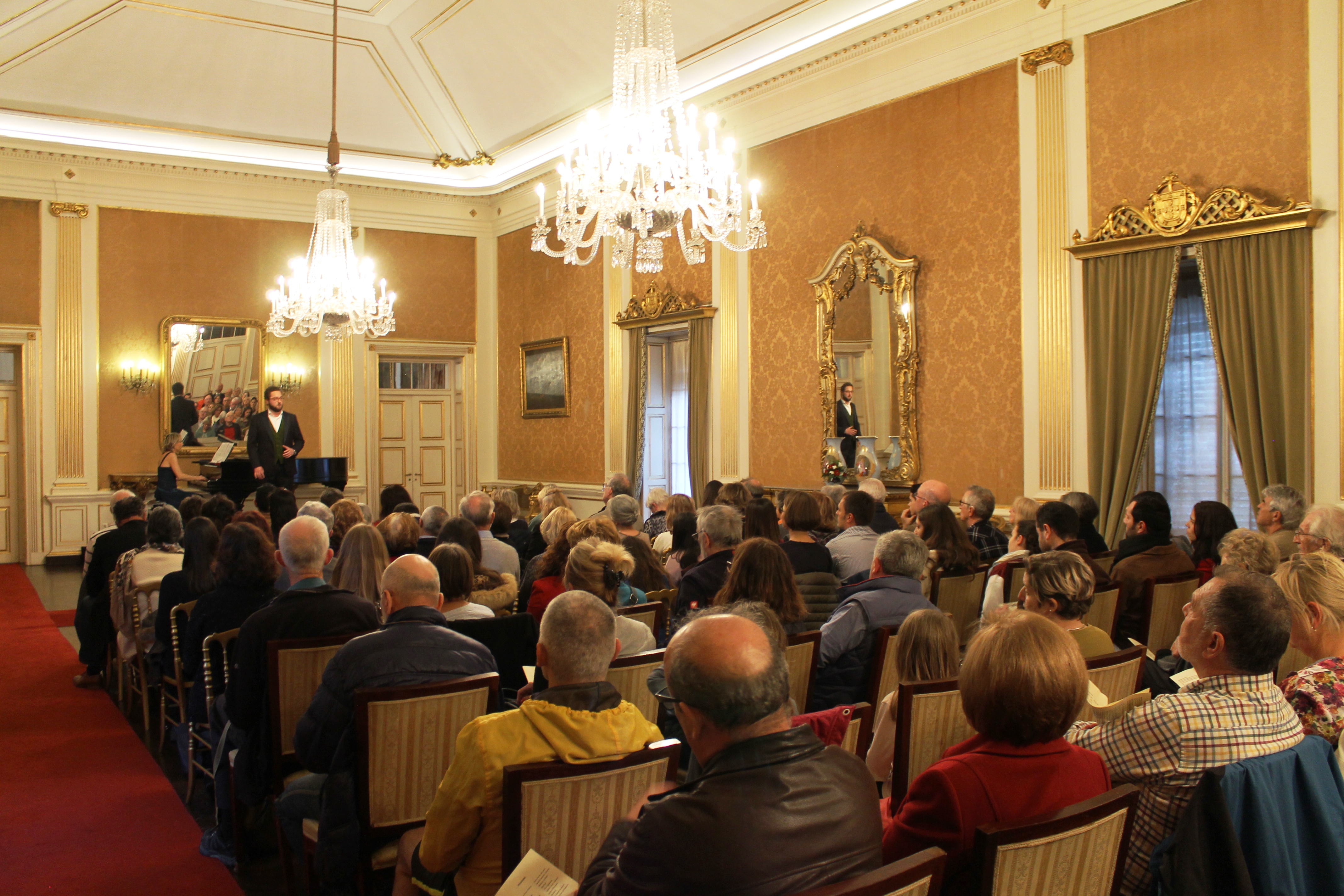 Recital de canto e piano no Palácio de São Lourenço atraiu hoje imenso público