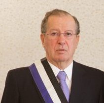 Ireneu Barreto promulga alteração do diploma das “drogas legais”
