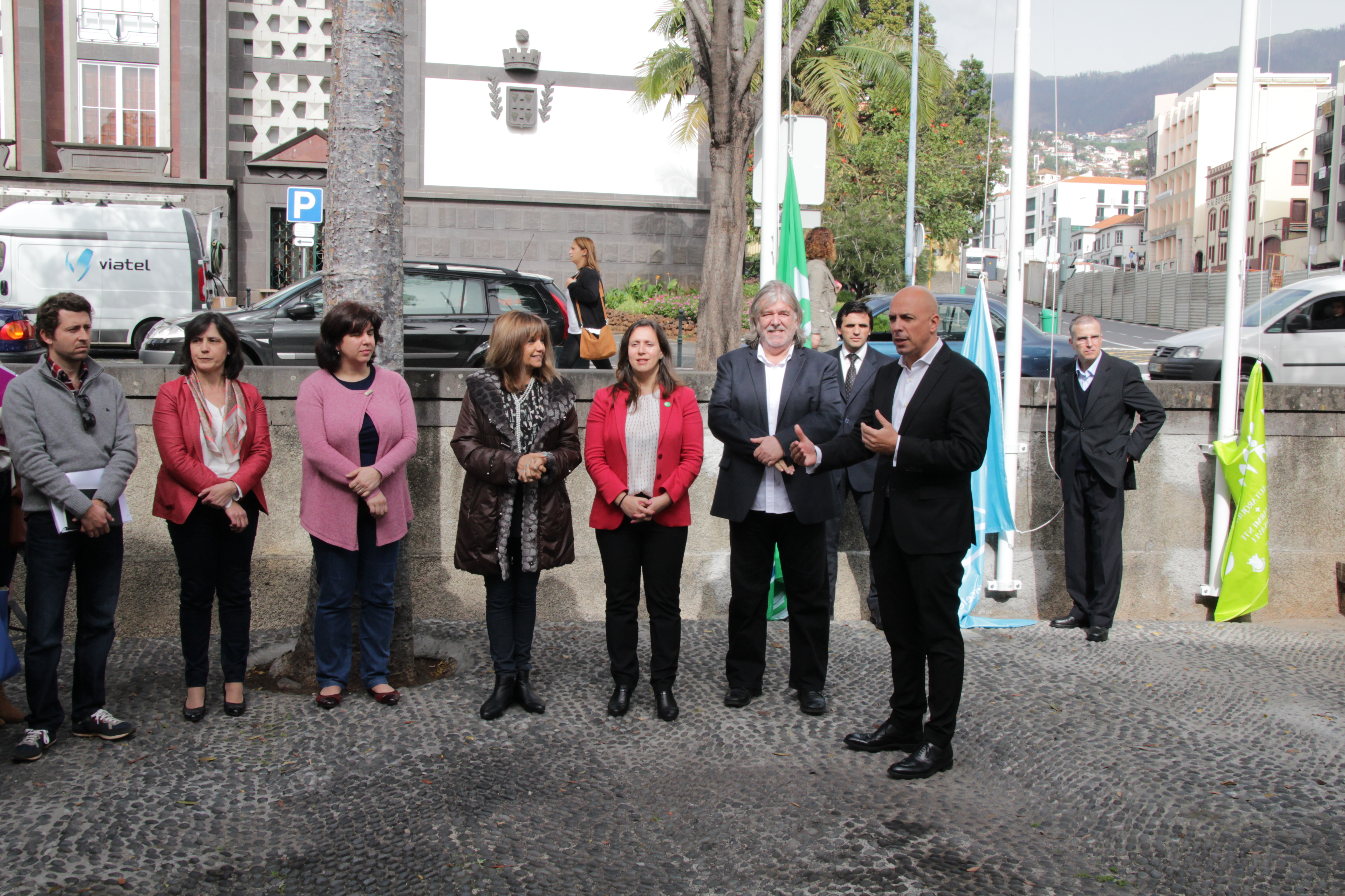 CMF hasteou bandeiras reconhecendo distinções em mobilidade, acção social e ambiente