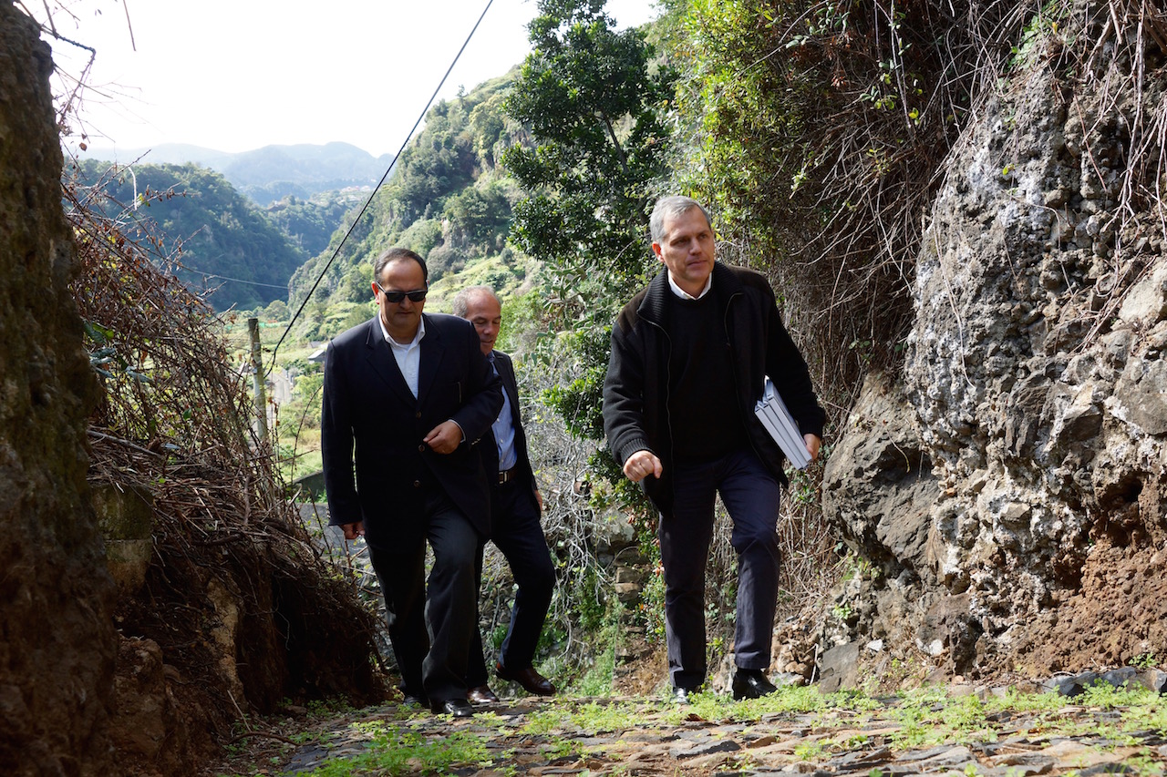 CDS visita duas obras municipais no Faial, com o presidente da Câmara de Santana