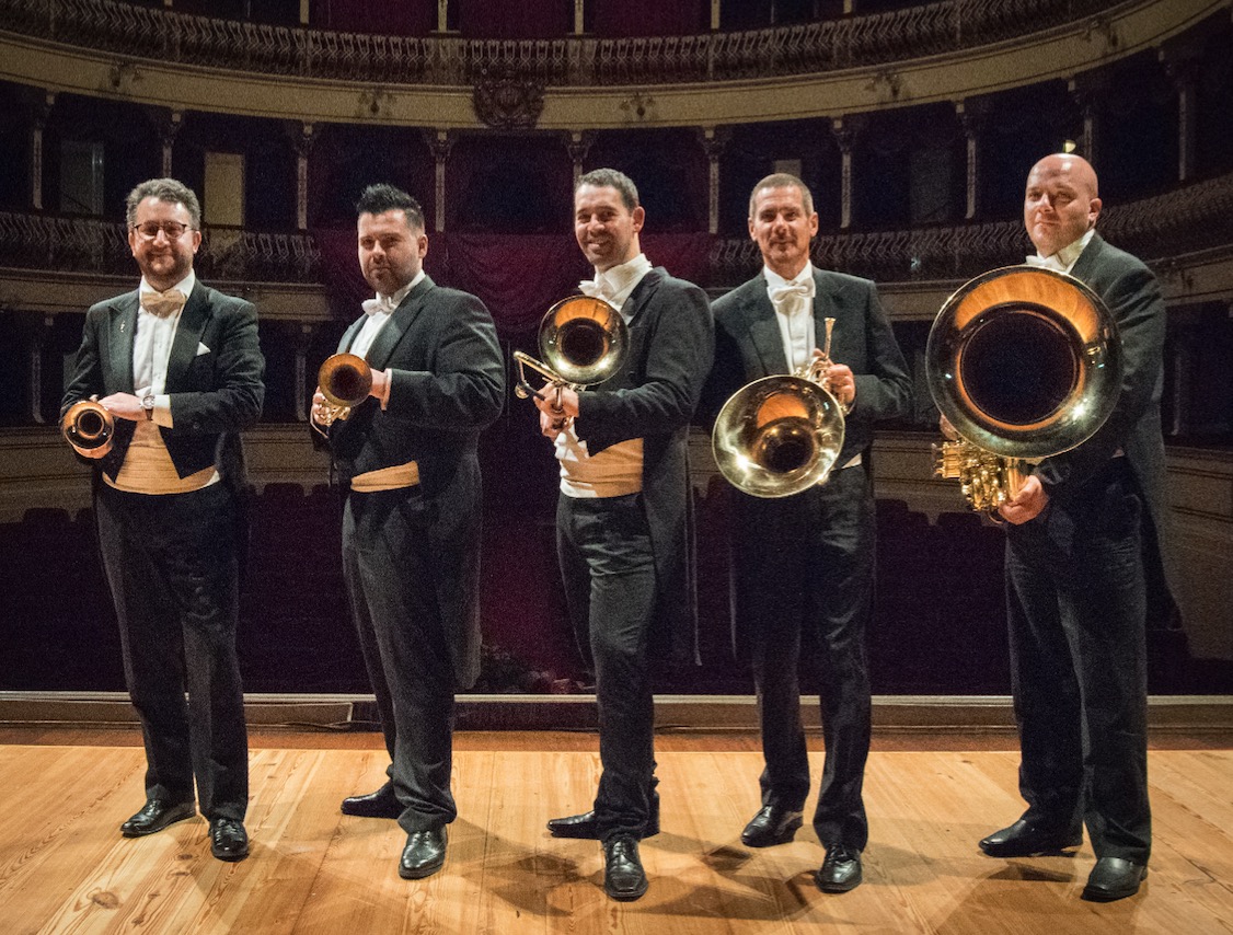 Quinteto de Metais MadBrass5 dá concerto amanhã na Assembleia