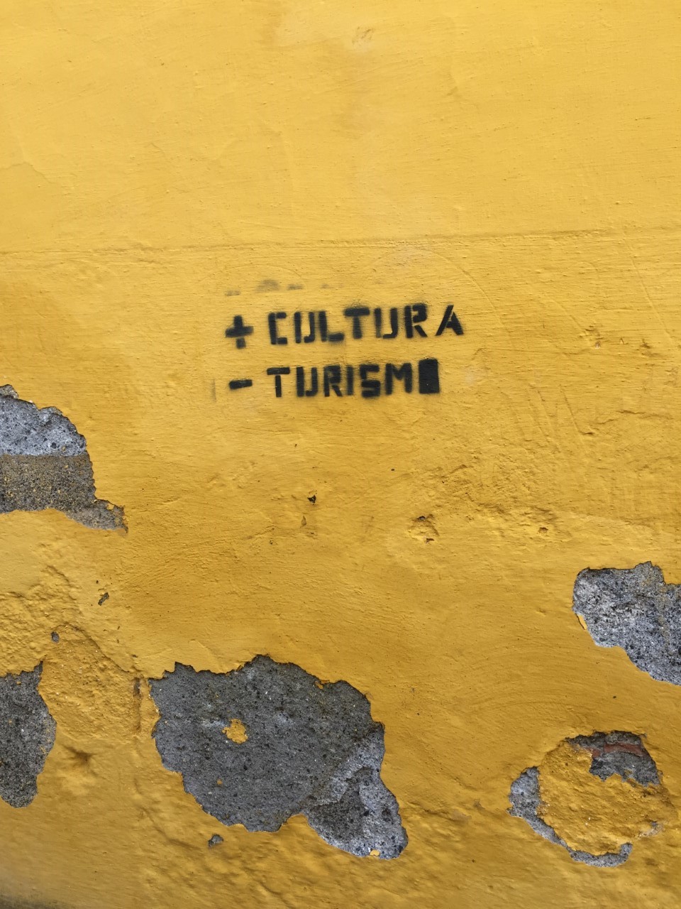 Mensagem ao governo na Zona Velha: “+ Cultura – Turismo”