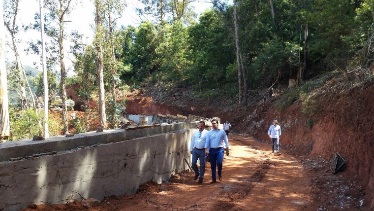 PSD visitou Caminho Agrícola do Aviceiro, arruamento cujas obras começaram em Março