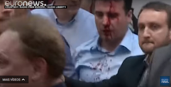 Macedónia: Nacionalistas invadem o parlamento e atacam deputados da oposição [vídeo]