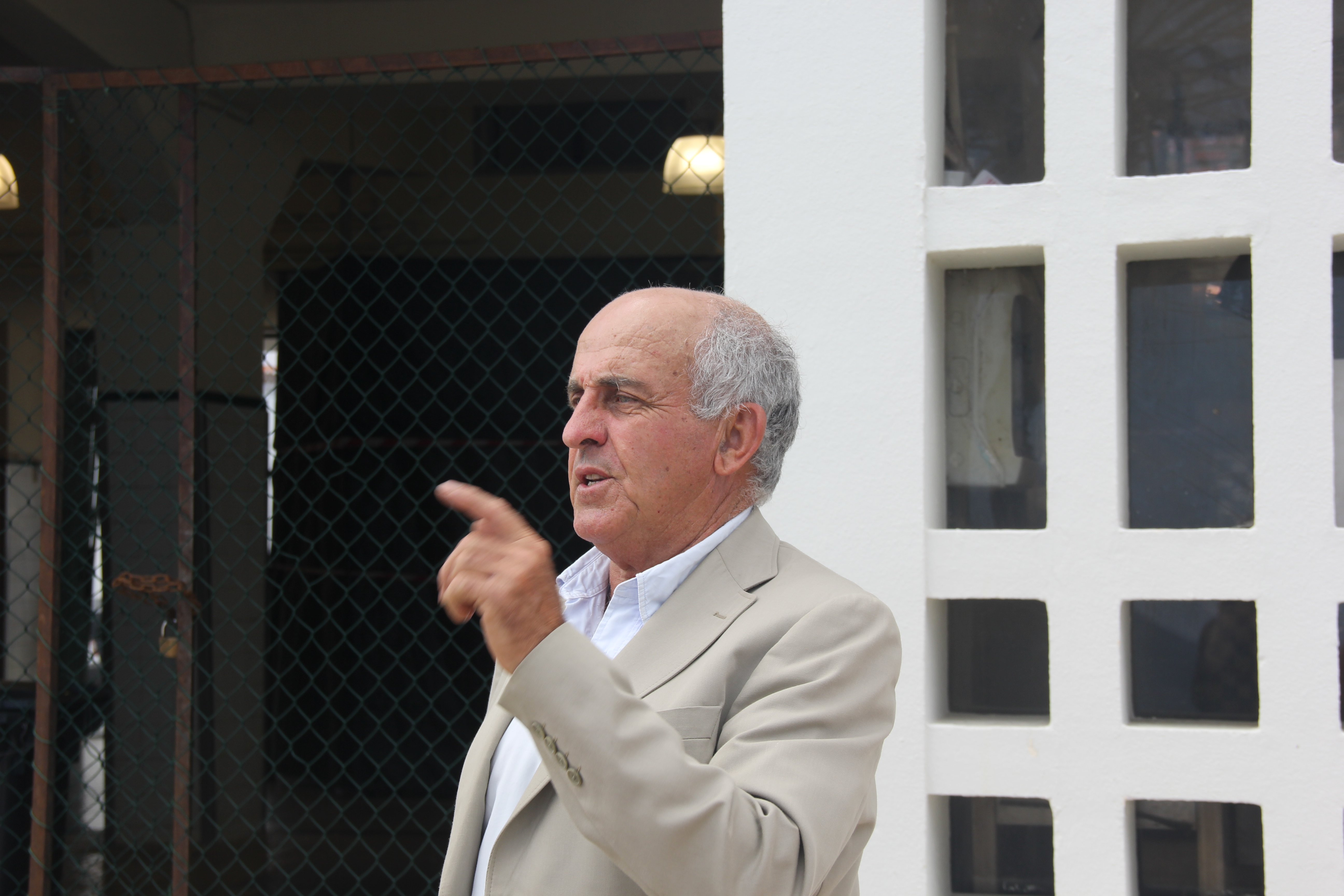 José Manuel Coelho criticou ontem imagem do Mercado de Santa Cruz, exigindo a sua requalificação