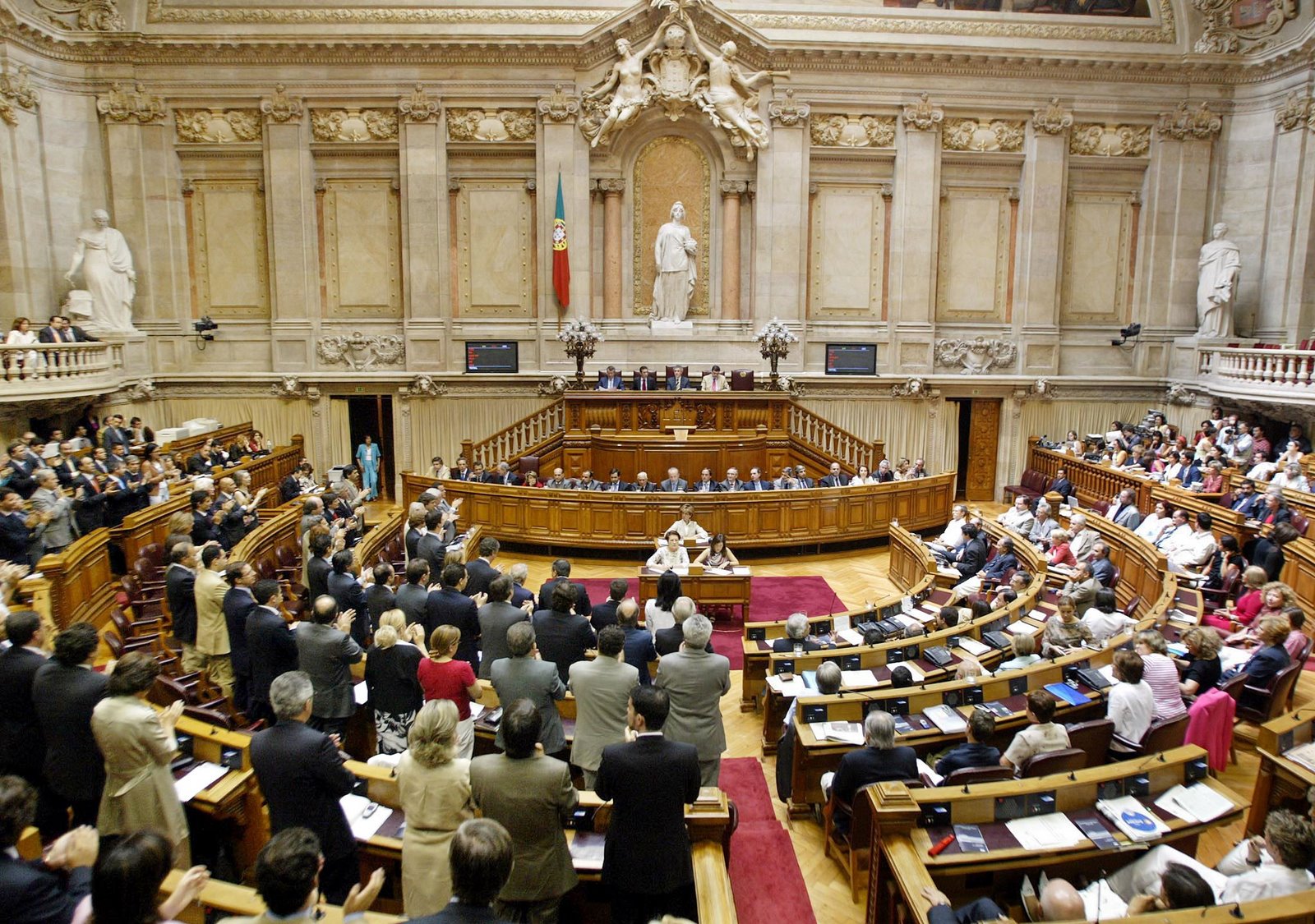 São Bento recomenda ao Governo que insista junto da UE mais dotações POSEI para as Regiões
